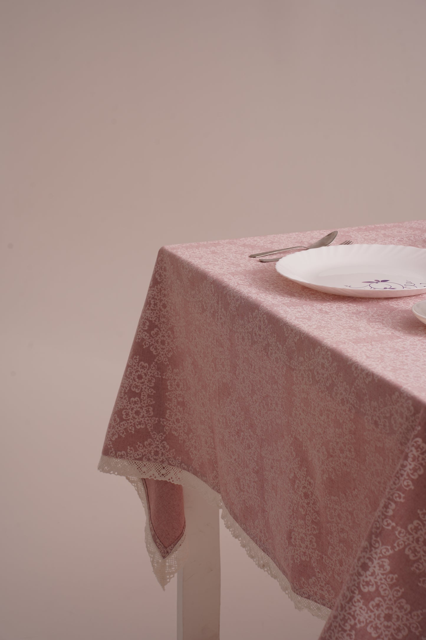 Rosabelle Cotton-Linen Table Cover