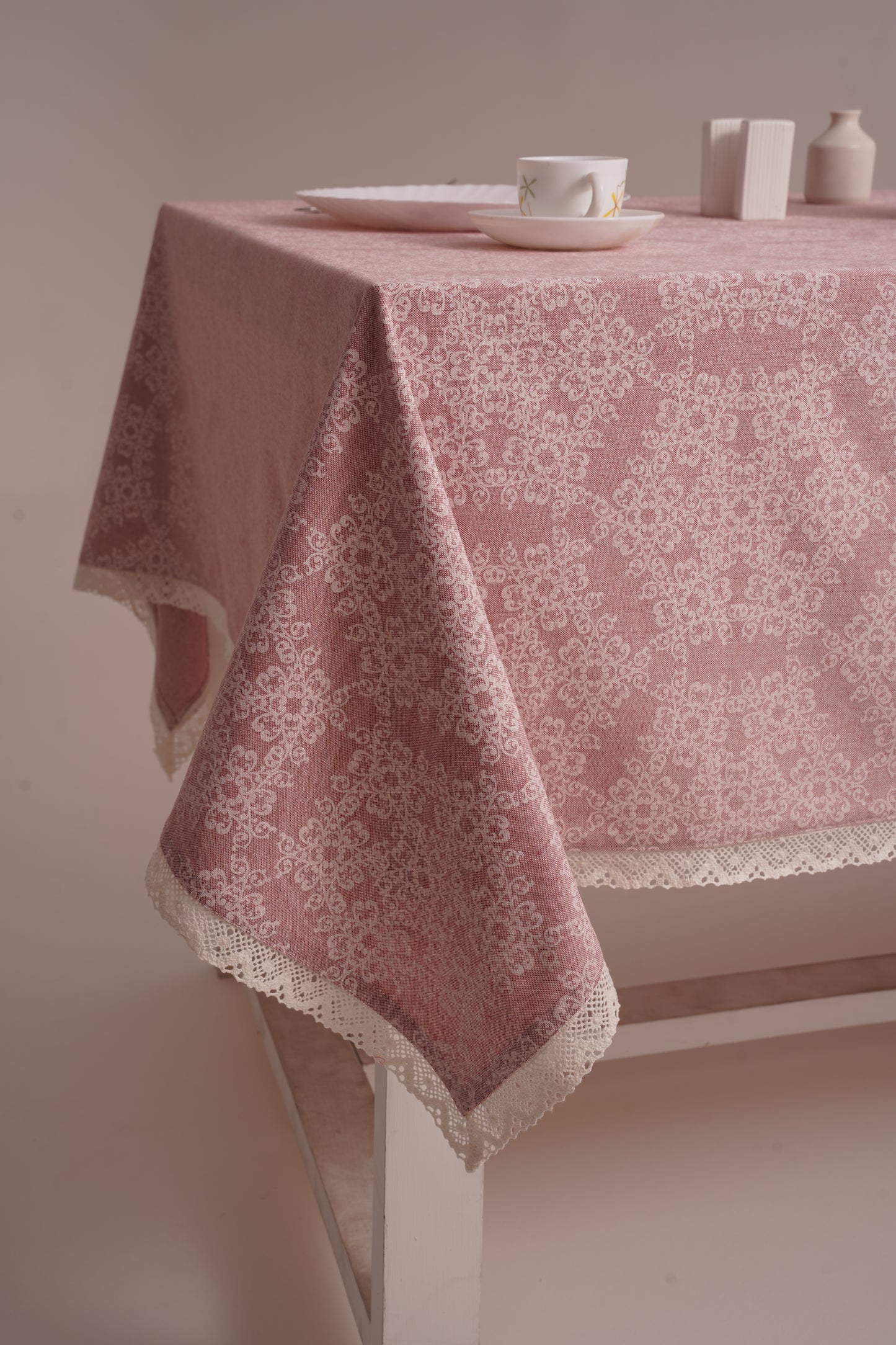 Rosabelle Cotton-Linen Table Cover