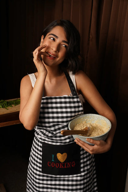 Prestige Black & White Apron