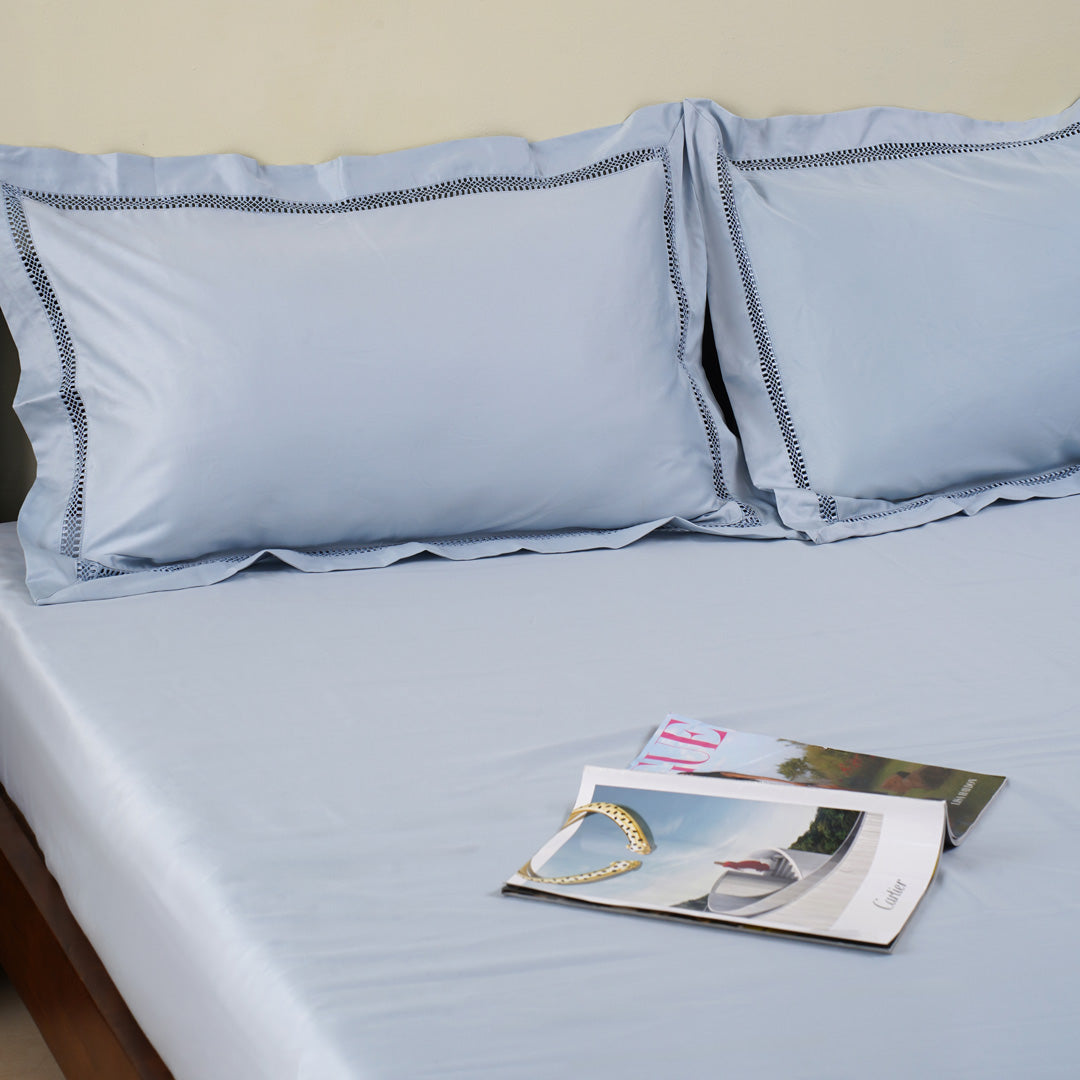 Waves Bedsheet In Ice Blue