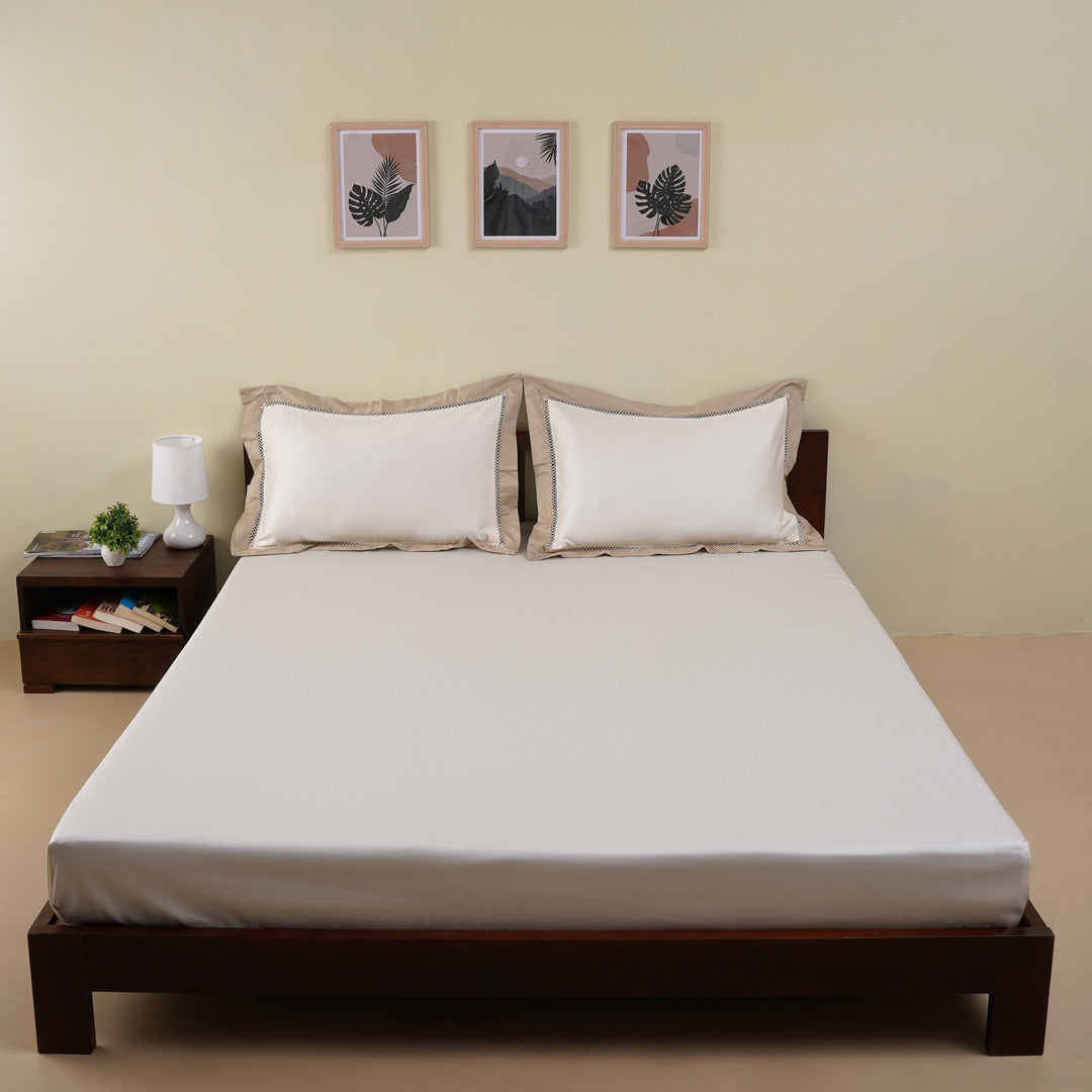 Moon bedsheet In Ivory
