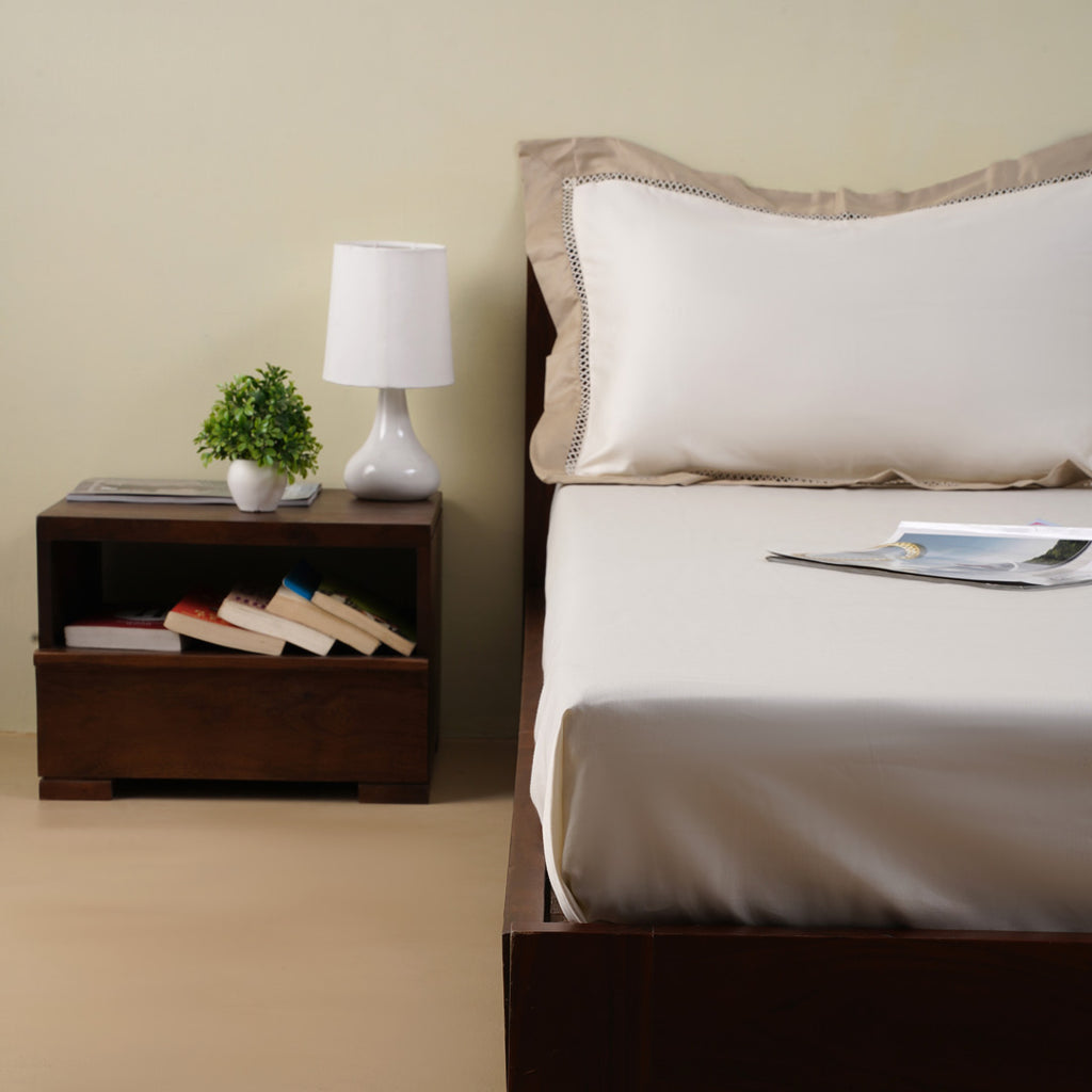 Moon bedsheet In Ivory