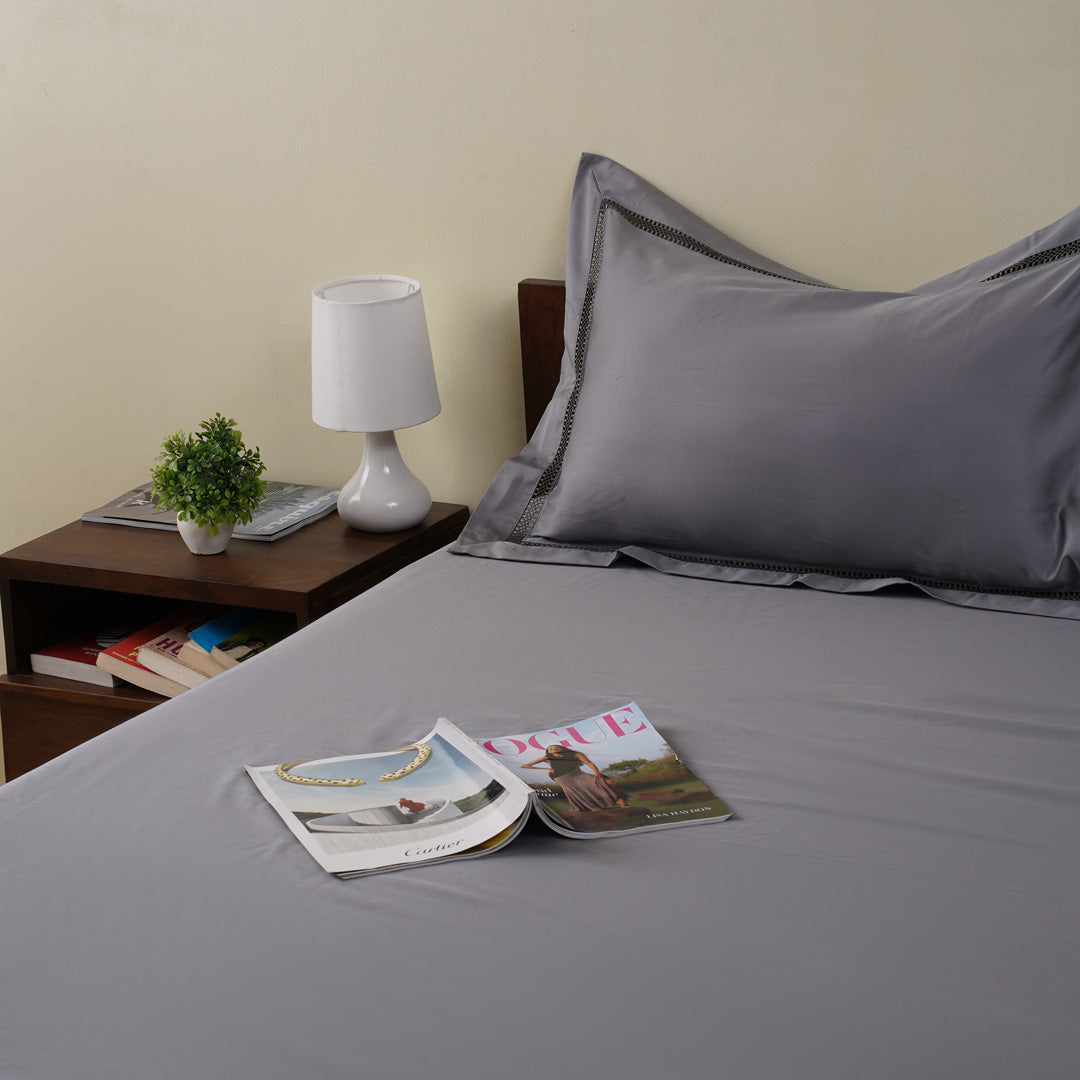 Waves Bedsheet In Grey