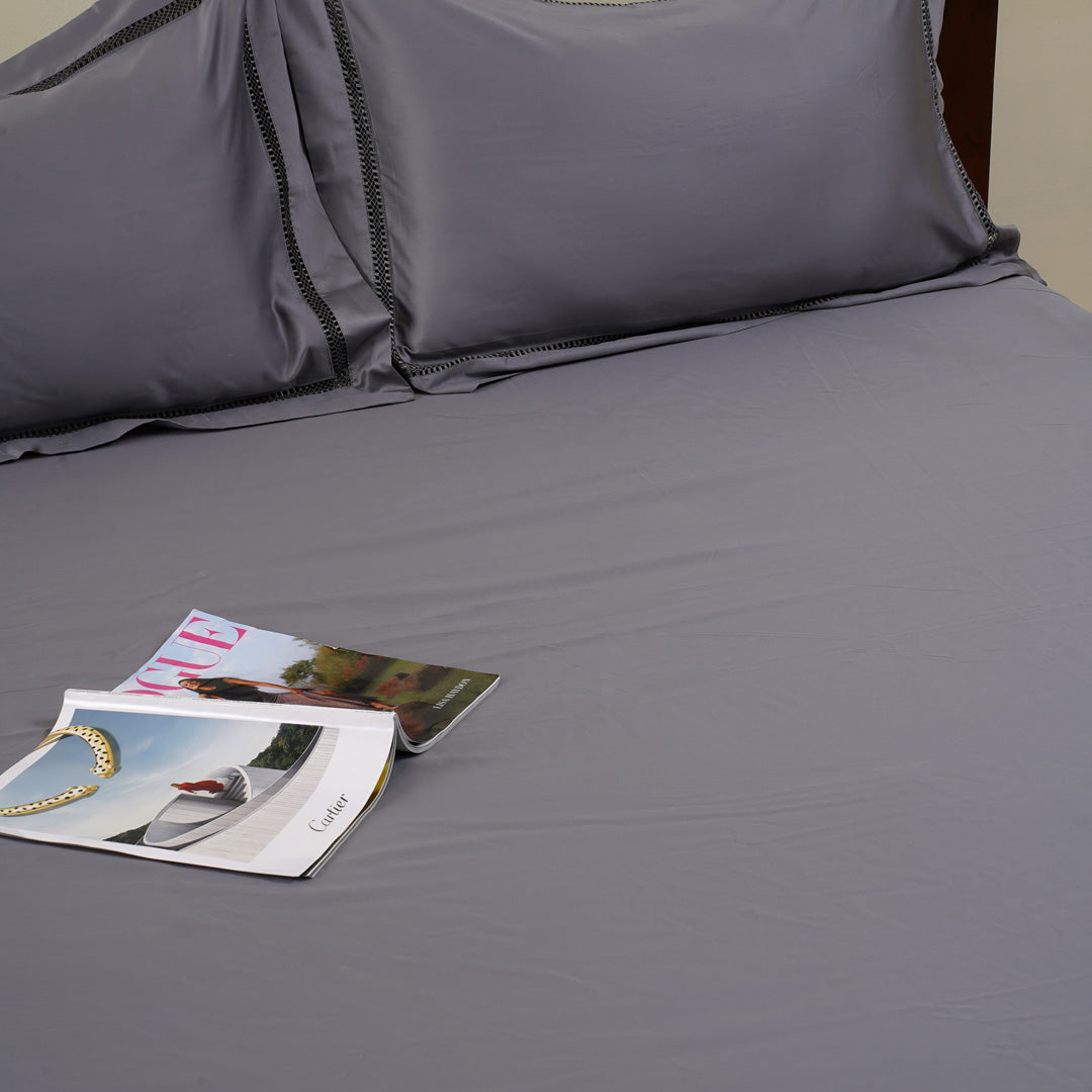 Waves Bedsheet In Grey
